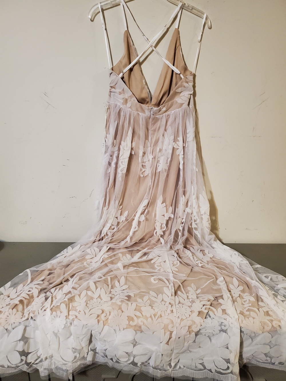 Elegant V-Neck White Lace Overlay Maxi Dress Nude - Picture 5 of 9